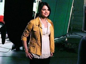 selena-gomez-cell-phone