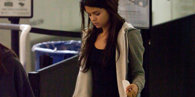 http://www.selenagomez.com.br/wp-content/uploads/2011/01/voo.jpg