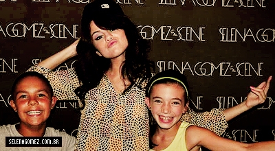 Selena Gomez Meet & Greet Fans