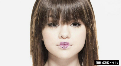 Selena Kiss & Tell Capa