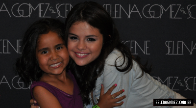 Selena Meet Greet Pictures Photos